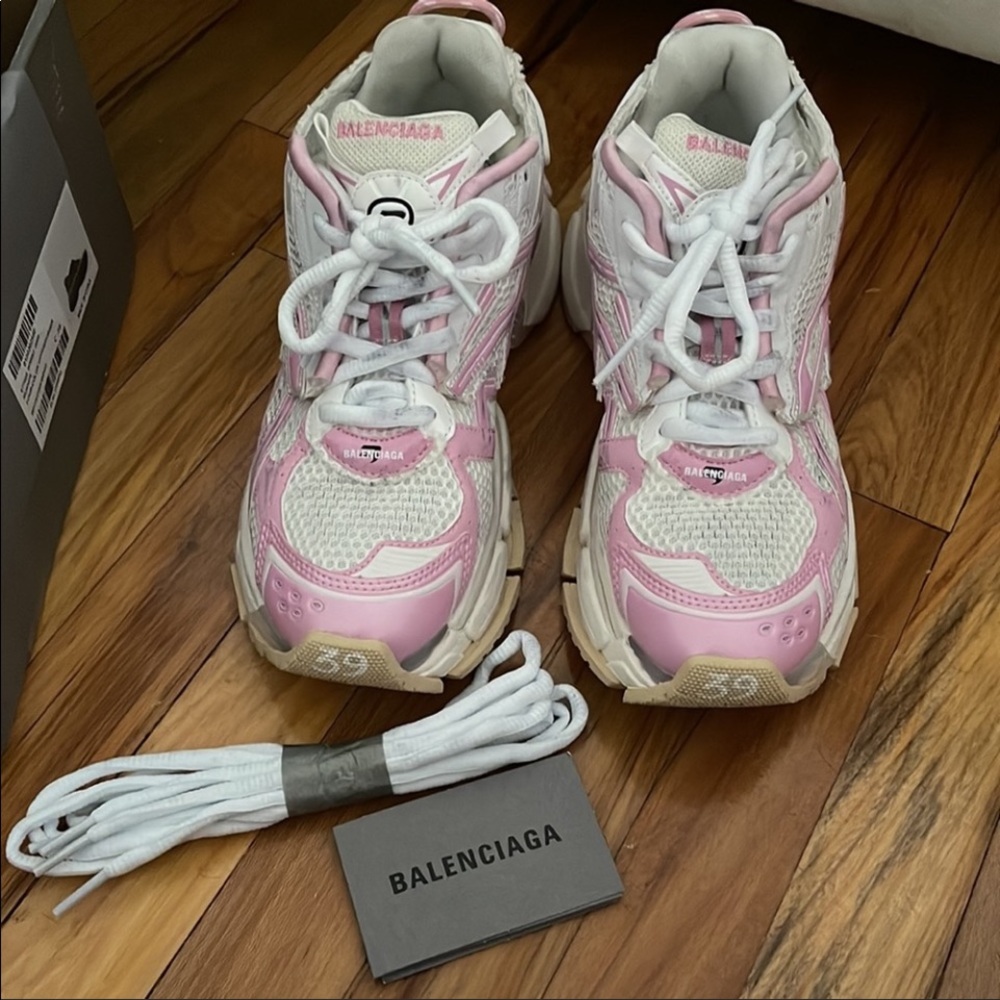 Balenciaga runner sneakers size 39